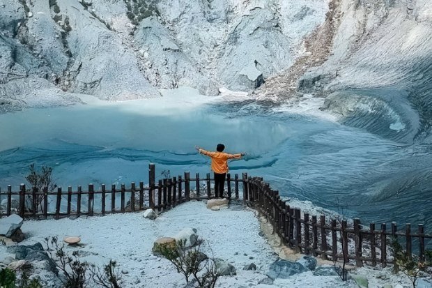 Keindahan Kawah yang Menjadi Daya Tarik Utama