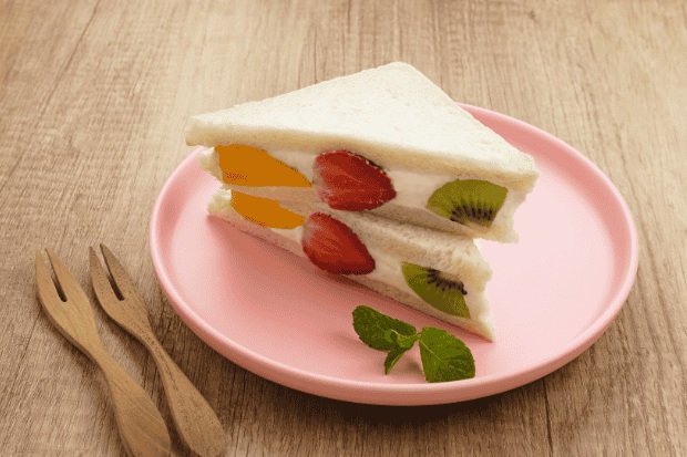 Sandwich Buah Creamy Ala Jepang yang Lembut dan Menyegarkan