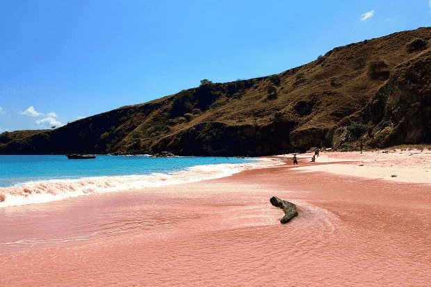 Destinasi Eksotis Nusa Tenggara Timur yang Wajib Masuk Wishlist