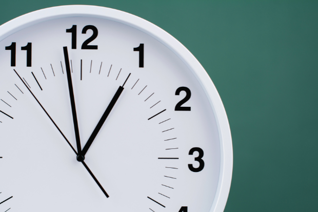 Menavigasi Menit Lewat Kata Voor dan Over