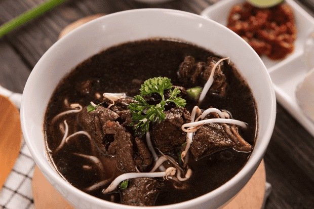 Rahasia Kuah Rawon Hitam Pekat yang Menggoda