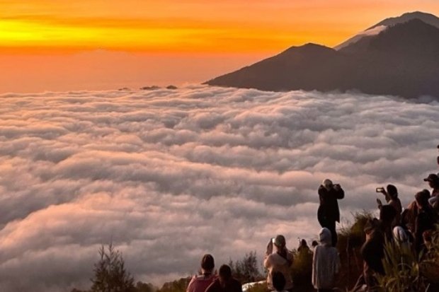 Sunrise Gunung Batur yang Ikonik