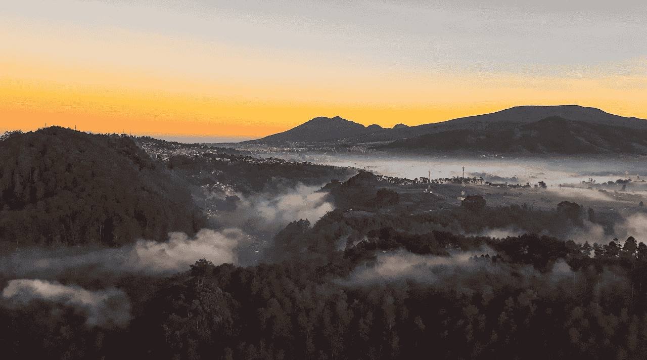 Menikmati Pesona Alam di Tebing Keraton Bandung